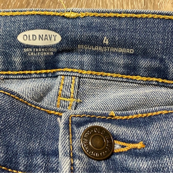 Old Navy Sweetheart Straight Leg Jeans - Picture 4 of 9
